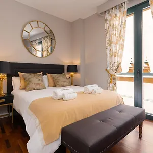 https://c31-amazing-apt-in-historical-center.es-andalucia.com